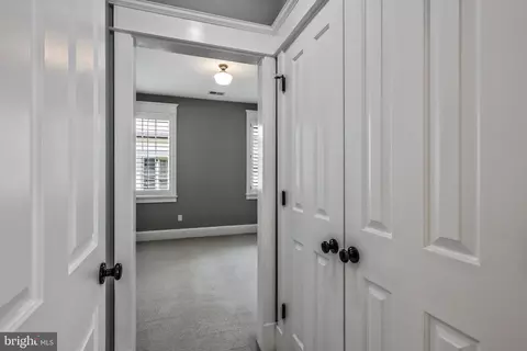 Entry Way - 2139 N Rolfe St N, Arlington, VA 22209 photo 6 of 10