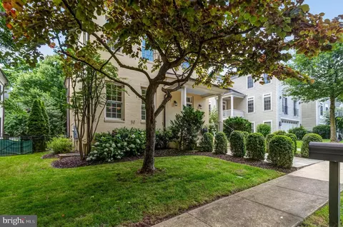 Exterior - 2139 N Rolfe St N, Arlington, VA 22209 photo 3 of 8