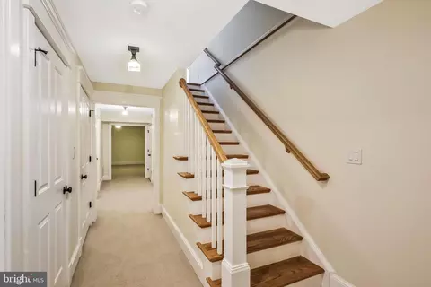 Entry Way - 2139 N Rolfe St N, Arlington, VA 22209 photo 8 of 10
