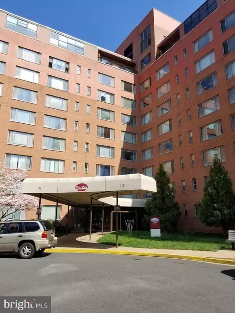 1111 Arlington Blvd #312, Arlington, VA 22209