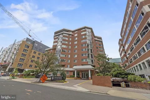 1001 N Vermont St #603, Arlington, VA 22201