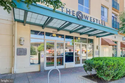 2200 N Westmoreland St #313, Arlington, VA 22213