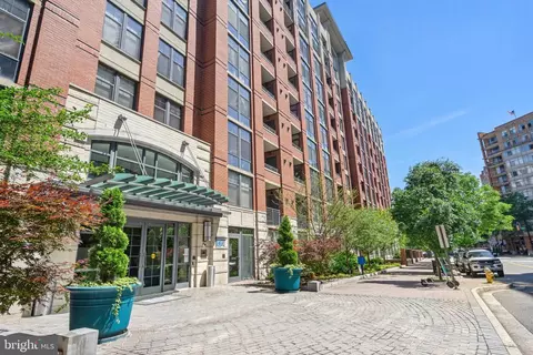 1021 N Garfield St #413, Arlington, VA 22201