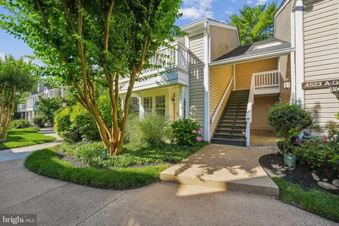 4523 28th Rd S #A, Arlington, VA 22206