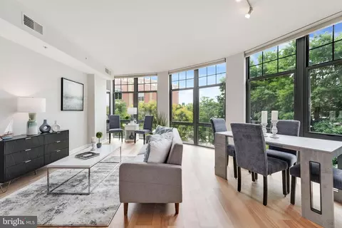 1021 N Garfield St N #338, Arlington, VA 22201