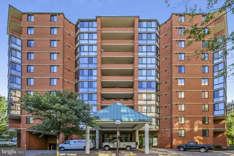 1001 N Randolph St #921, Arlington, VA 22201
