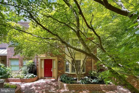 624 N A N Tazewell St, Arlington, VA 22203