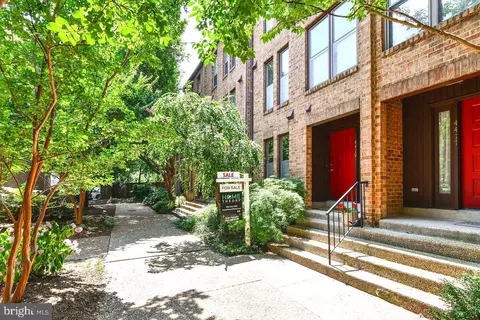 4419 7th St N, Arlington, VA 22203
