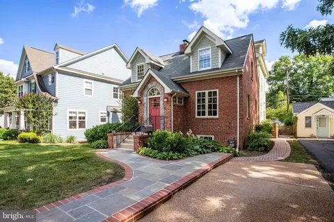 4018 18th Rd N, Arlington, VA 22207