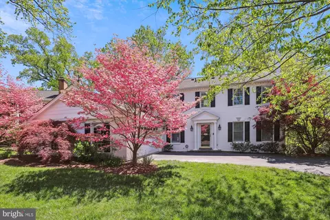 4863 35th Rd N, Arlington, VA 22207
