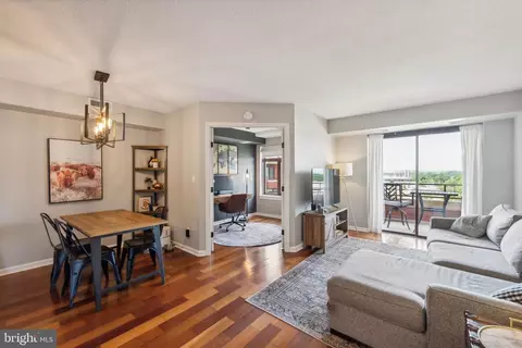 2400 Clarendon Blvd #1003, Arlington, VA 22201