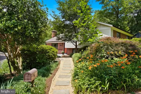 3758 30th Rd N, Arlington, VA 22207