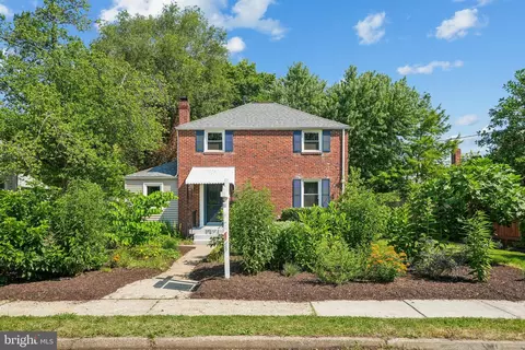 3205 7th St S, Arlington, VA 22204