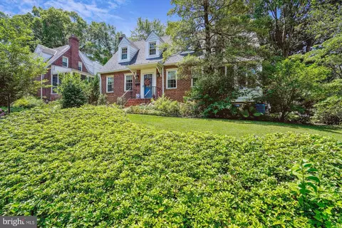 6030 16th St N, Arlington, VA 22205