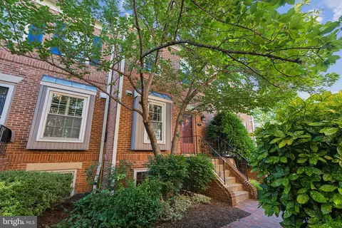 776 N Vermont St, Arlington, VA 22203