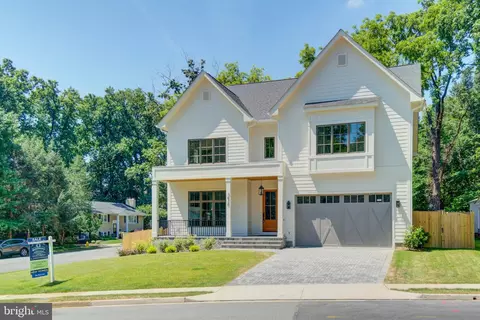 3620 N Kensington St, Arlington, VA 22207