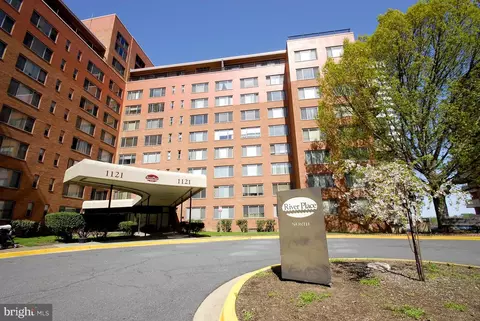 1121 Arlington Blvd #446, Arlington, VA 22209