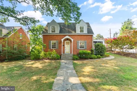4026 18th Rd N, Arlington, VA 22207