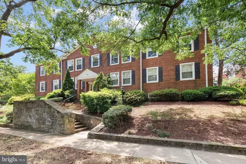 2824 S Abingdon St S #A1, Arlington, VA 22206