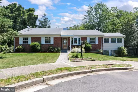 1705 S Lincoln St, Arlington, VA 22204