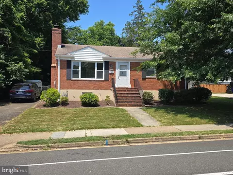 Undisclosed, Arlington, VA 22207