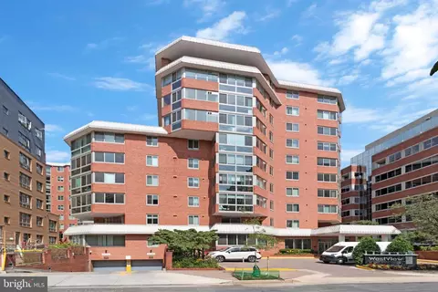 1001 N Vermont St #702, Arlington, VA 22201