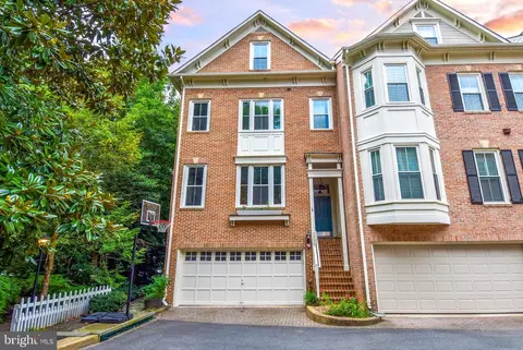 2330 N Van Buren Ct, Arlington, VA 22205