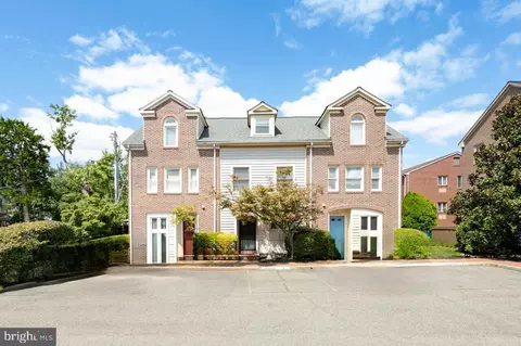 1128 N B N Stafford St N, Arlington, VA 22201
