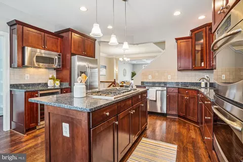 2603 S Kenmore Ct, Arlington, VA 22206
