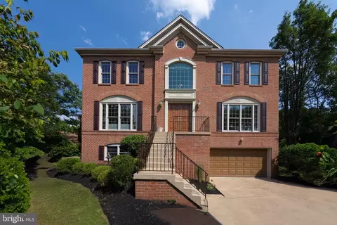 6004 4th St N, Arlington, VA 22203