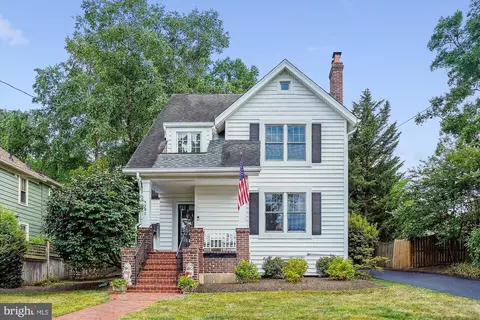 4322 18th St N, Arlington, VA 22207