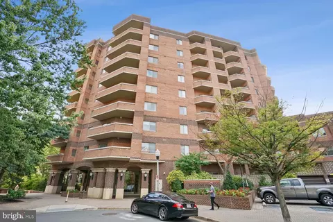 1050 N Stuart St #107, Arlington, VA 22201