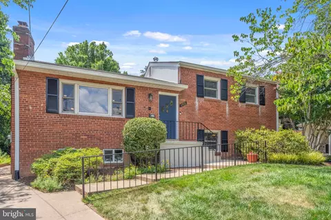 6108 22nd Rd N, Arlington, VA 22205