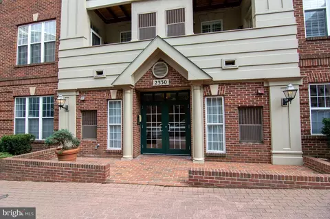 2330 14th St N #407, Arlington, VA 22201