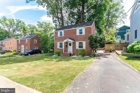 6134 11th Rd N, Arlington, VA 22205