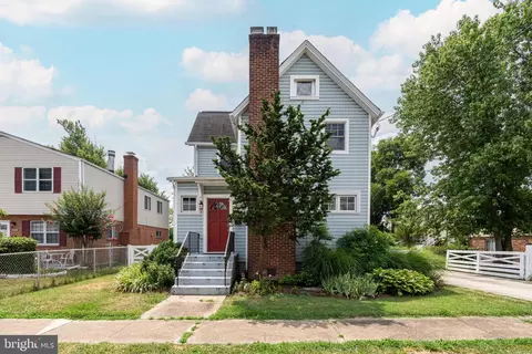 3538 18th St S, Arlington, VA 22204