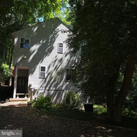 2701 24th St N, Arlington, VA 22207