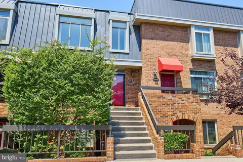 1607 S Hayes St #B, Arlington, VA 22202