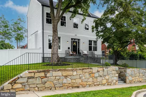 2621 N Lexington St, Arlington, VA 22207