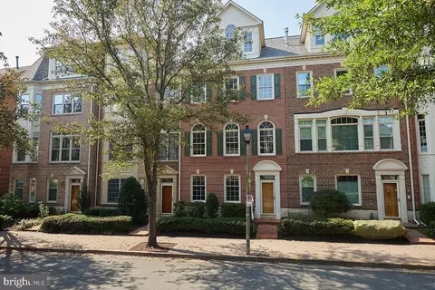 4220 11th St N, Arlington, VA 22201