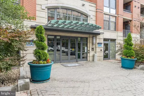 1021 N Garfield St N #135, Arlington, VA 22201