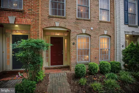782 N Wakefield St, Arlington, VA 22203