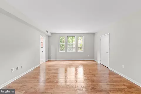 1728 N Rhodes St #5-277, Arlington, VA 22201
