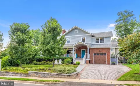 5029 27th St N, Arlington, VA 22207