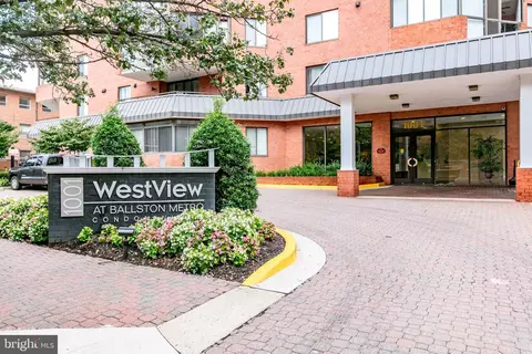 1001 N Vermont St N #613, Arlington, VA 22201