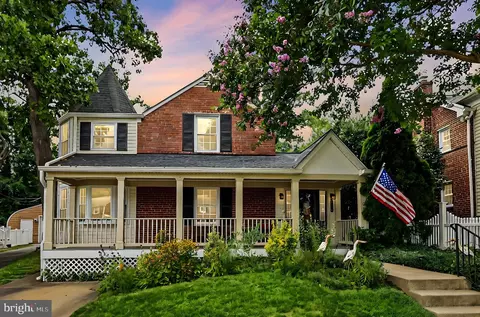 5886 14th St N, Arlington, VA 22205