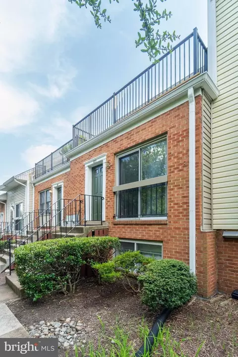 52 N Bedford St N #52B, Arlington, VA 22201
