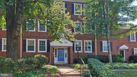 2832 Abingdon St S #C2, Arlington, VA 22206