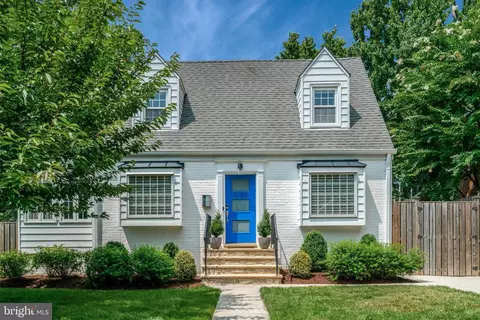 5109 25th St N, Arlington, VA 22207