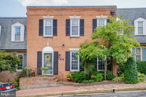 1324 N Lynnbrook Dr, Arlington, VA 22201
